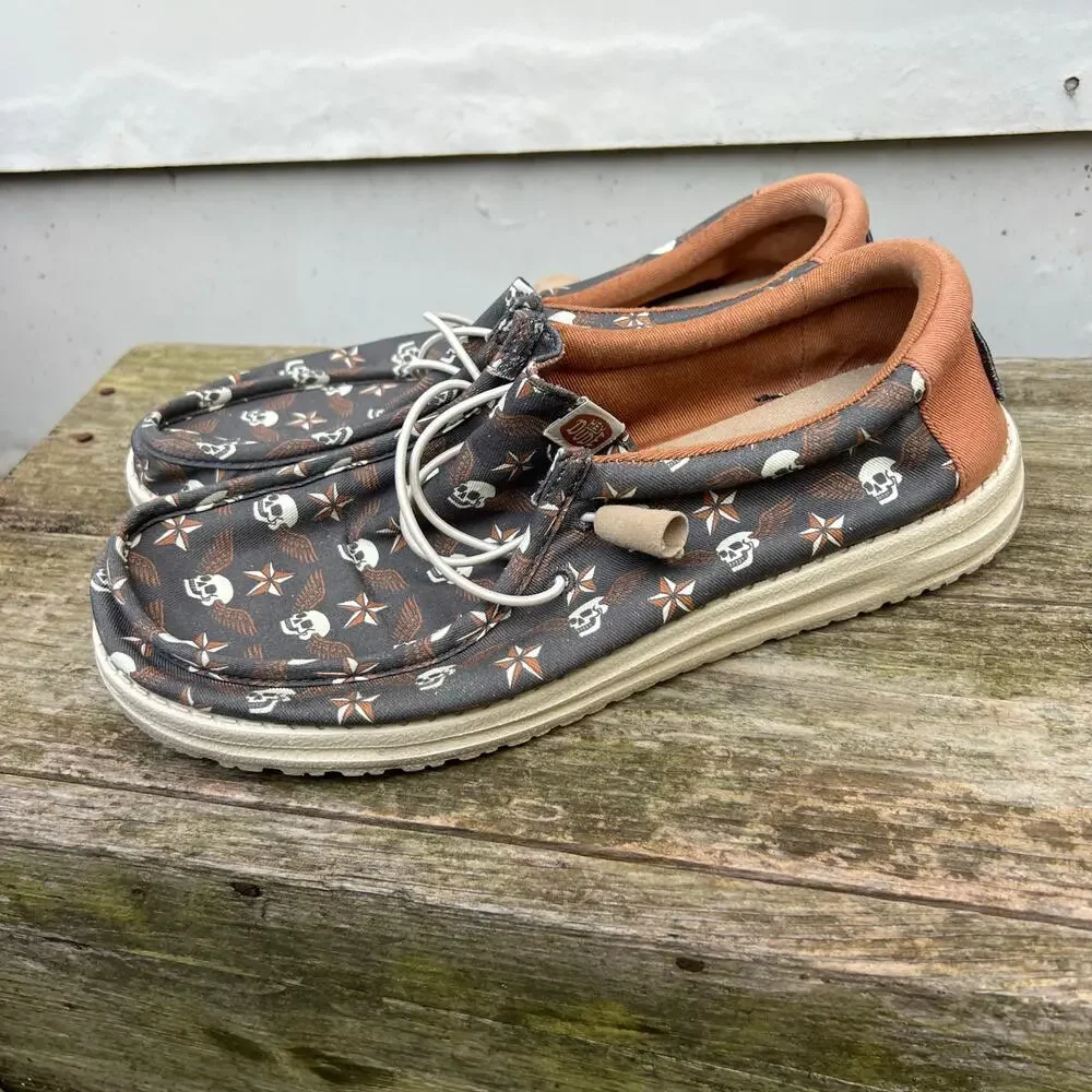 Hey Dude Wally Stars n Skulls Print Black/Tan Loafer Mens Size 9 SKU 41284-00W